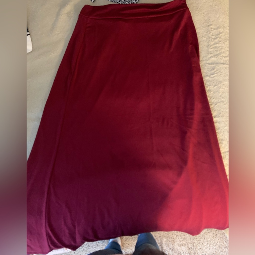 Burgundy maxi skirt size Large.